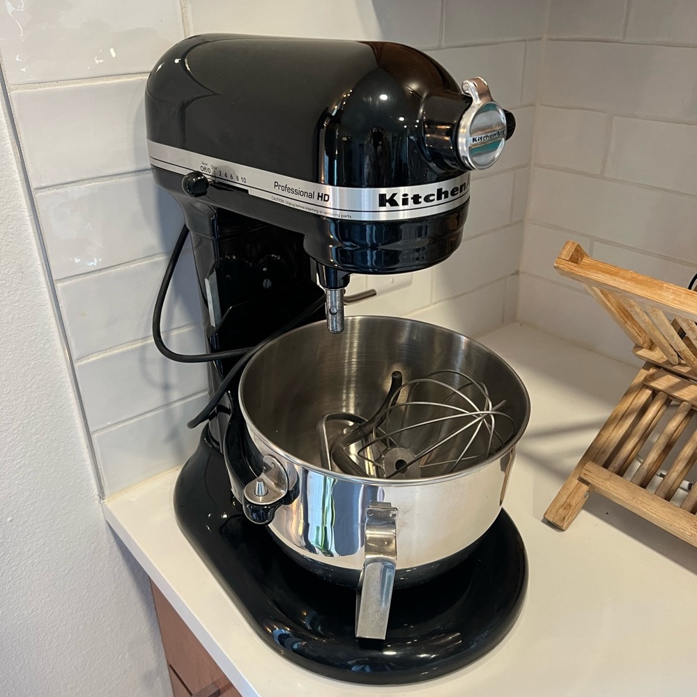 KichenAid Countertop Mixer (3 attachments included)